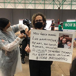 Professora que perdeu irmão para Covid alerta sobre importância da vacina e das medidas de proteção