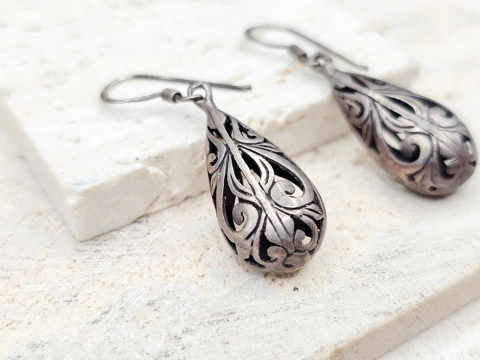 Thumbnail: Vintage Sterling Silver Teardrop Filagree Dangle Earrings