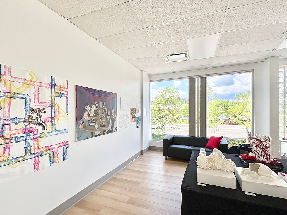 The portfolio classroom featuring the diverse 2D and 3D works of our grade 9-12 students.