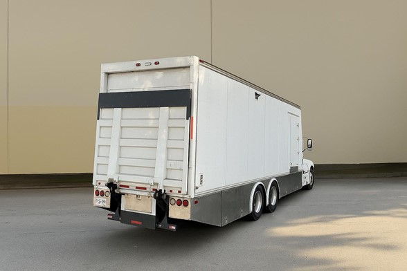 Thumbnail: 1995 Kenworth T600 Box Truck