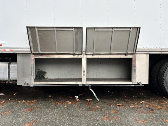 Thumbnail: 2009 Freightliner Business Class M2 106 Box Truck