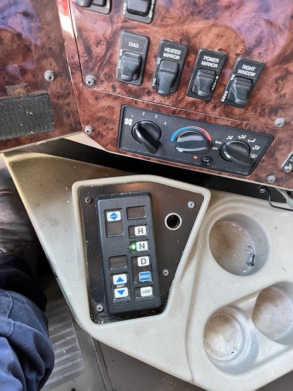 Thumbnail: 2006 International 9200 Box Truck