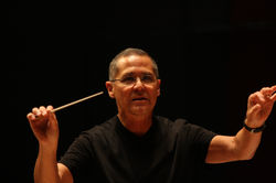 Guest conductor, Richard Saucedo