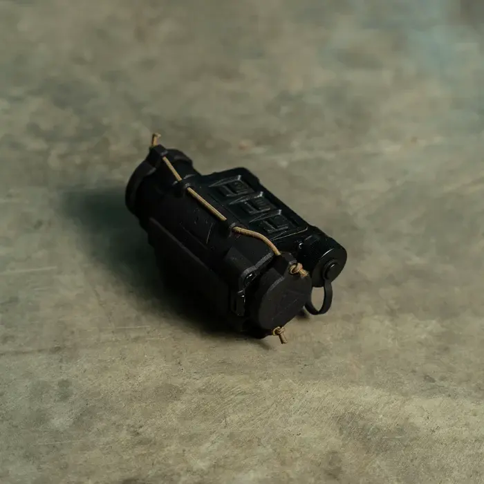 Angled side view of a One Hundred Concepts ThermalCap on a RH25 thermal device