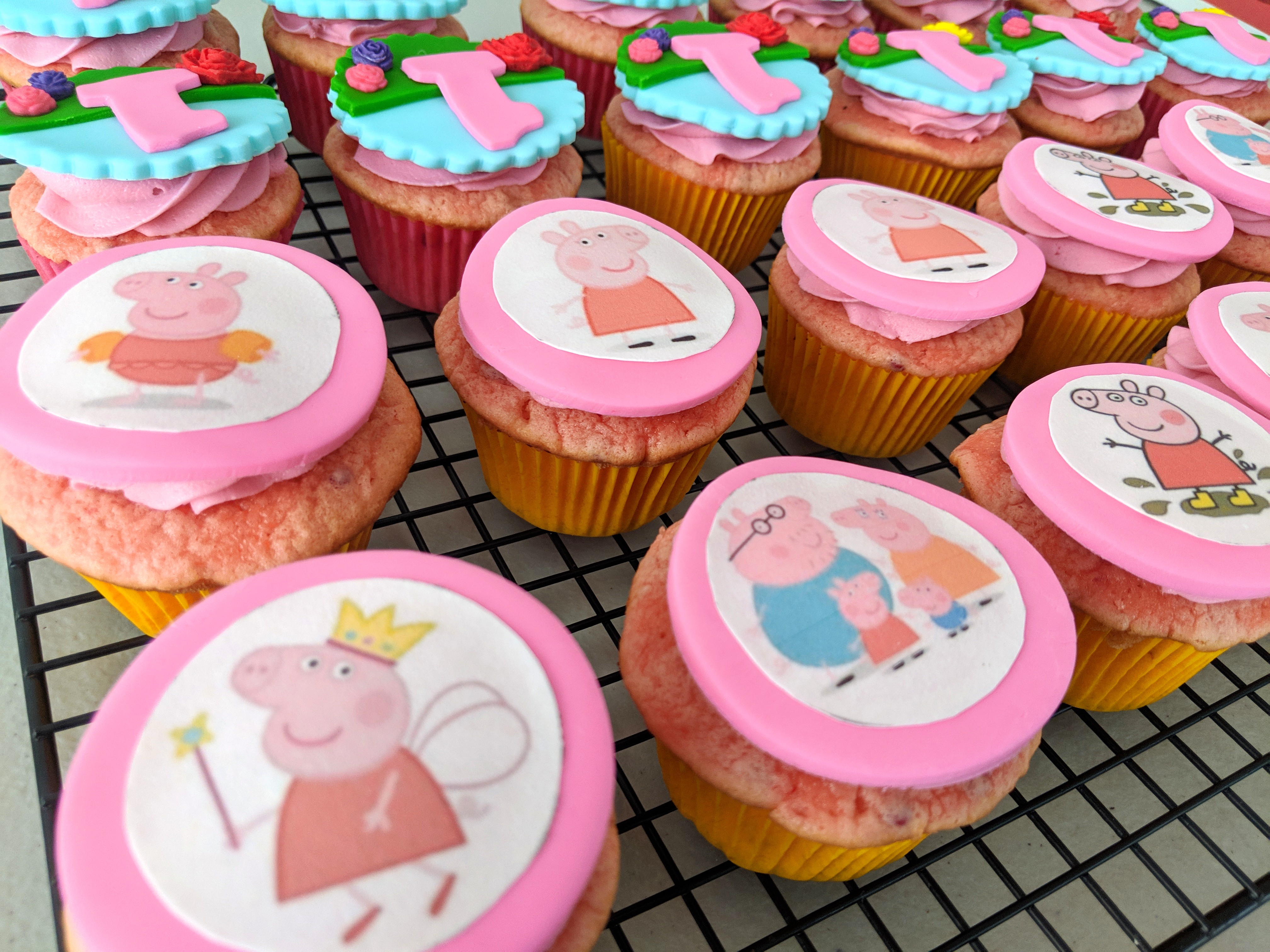 Peppa The Pig Cupcakes (one)