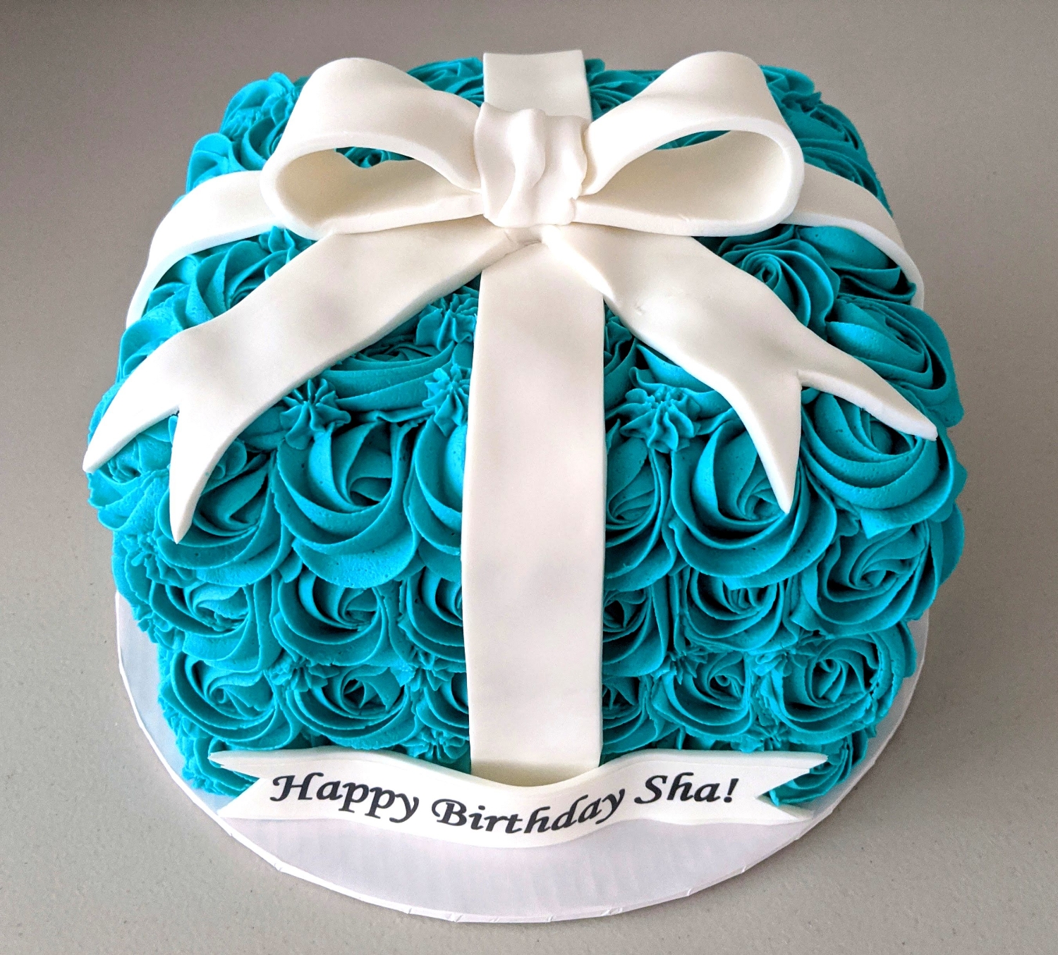 Tiffany & Co. Rosette Gift Box Cake