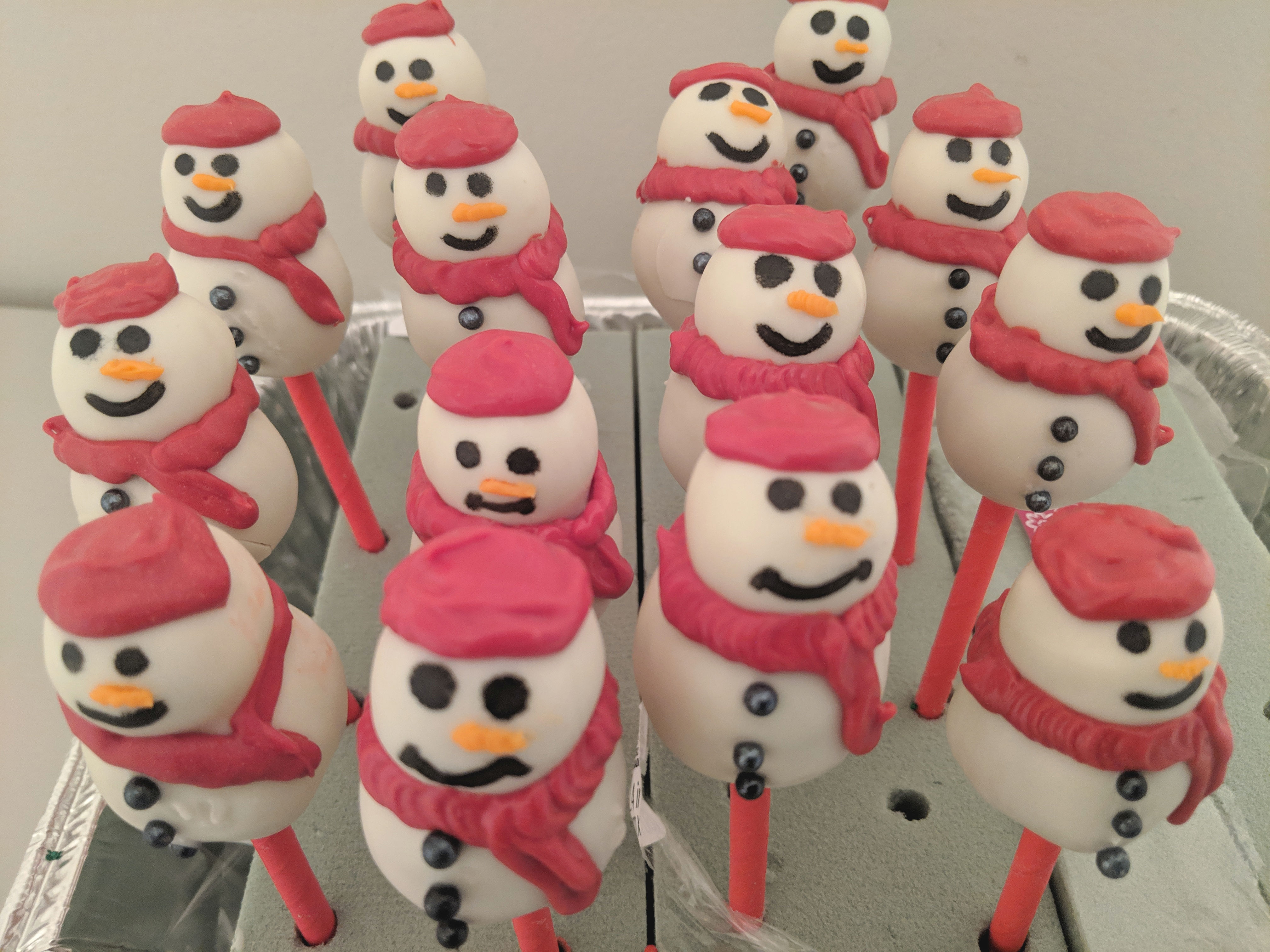 Snowman Cake Pops