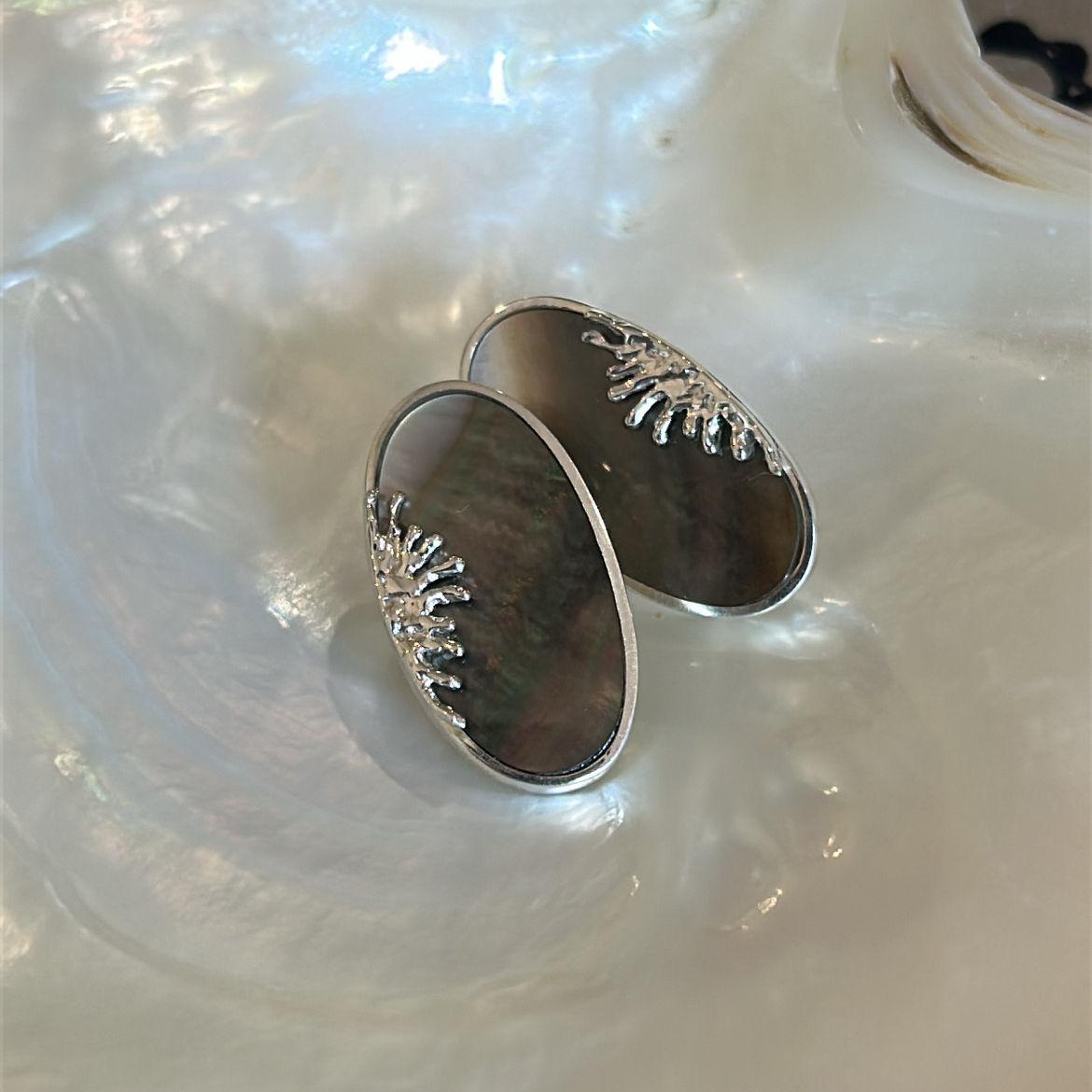 Lagoon Black Lip Mabe Studs