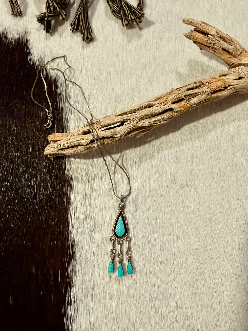 Thumbnail: Zuni Carved Sleeping Beauty Turq Teardrop Necklace