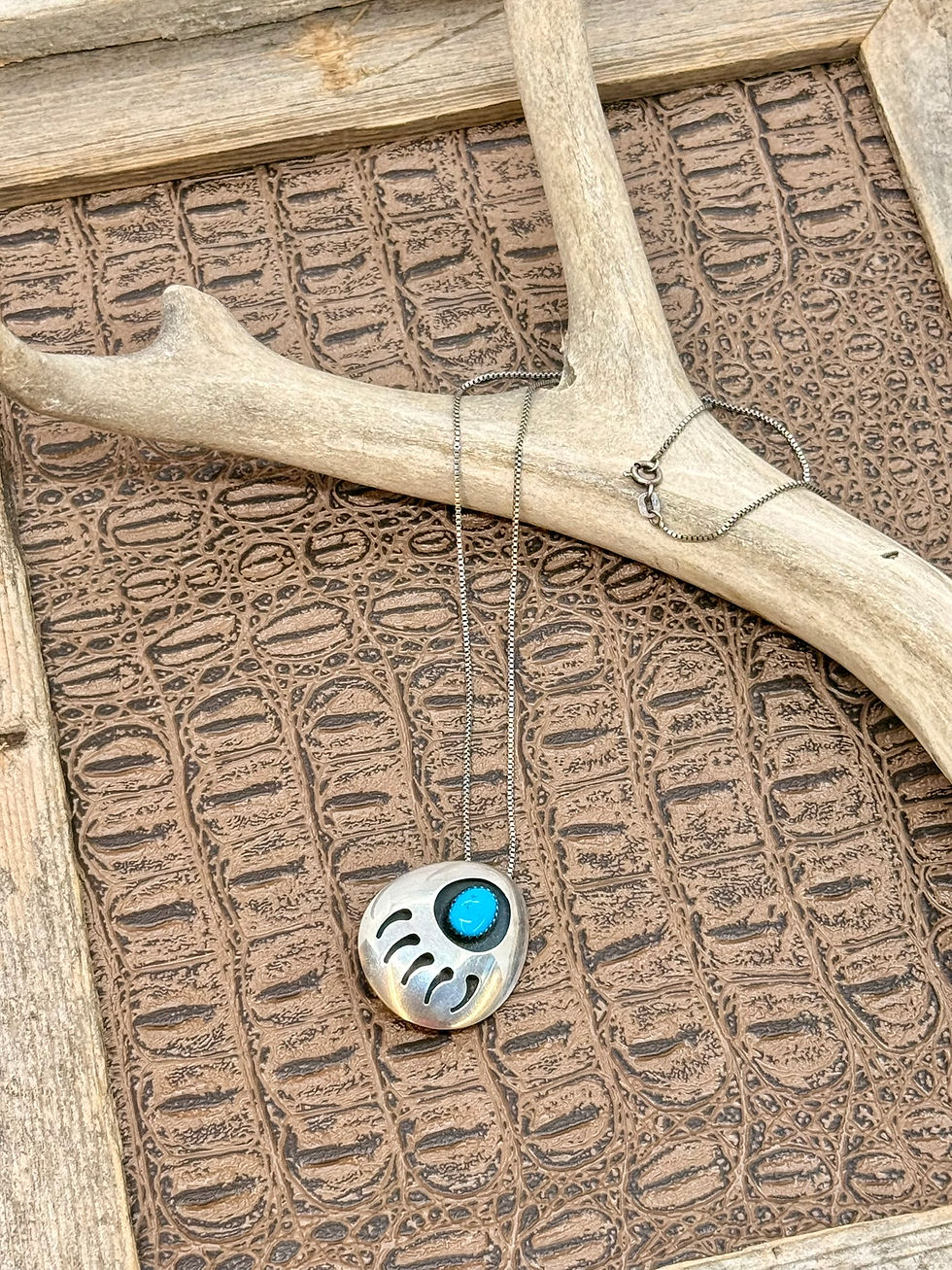 Thumbnail: Bear Claw Turquoise Pendant Necklace