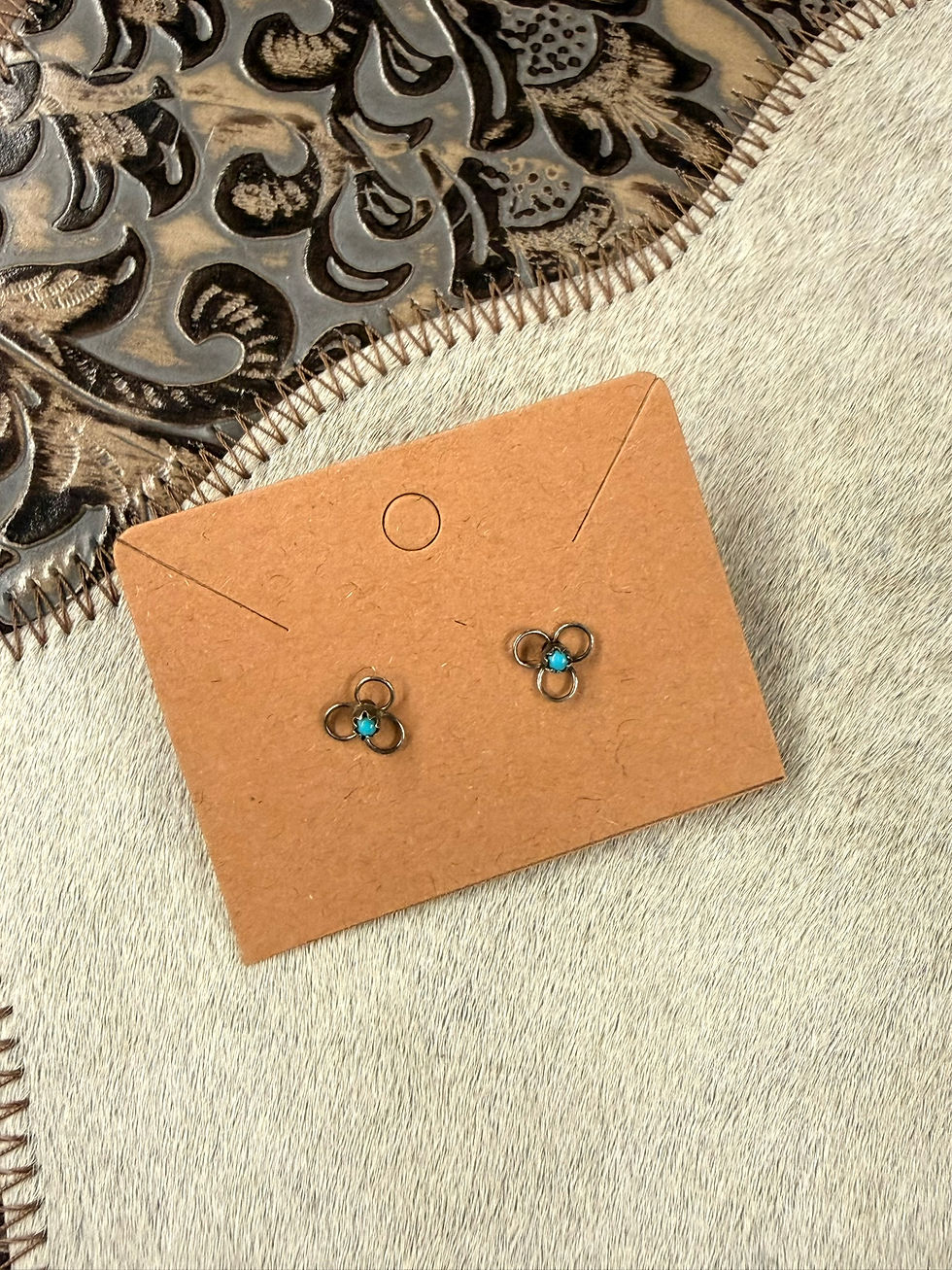Thumbnail: Small Clover Turquoise Earrings