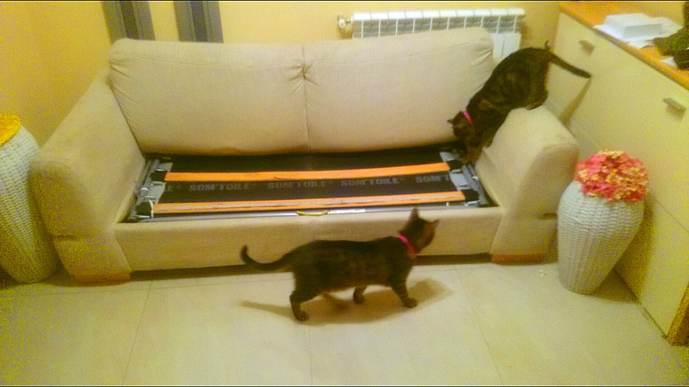 Miniatura: Sofa rozkładana z funkcją spania