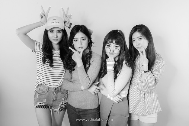 Group Photoshoot 17.jpg