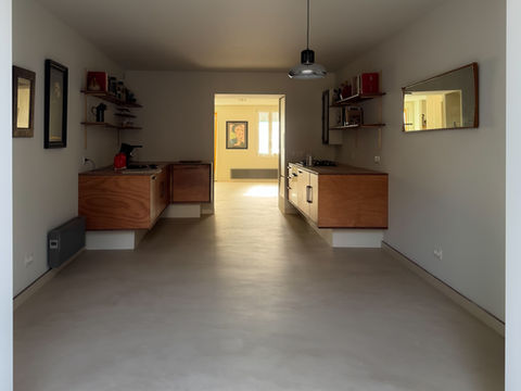 salle de bain salle d'eau banc cuisine plafond murs en béton ciré Charente Maritime région PACA cote d'azur 