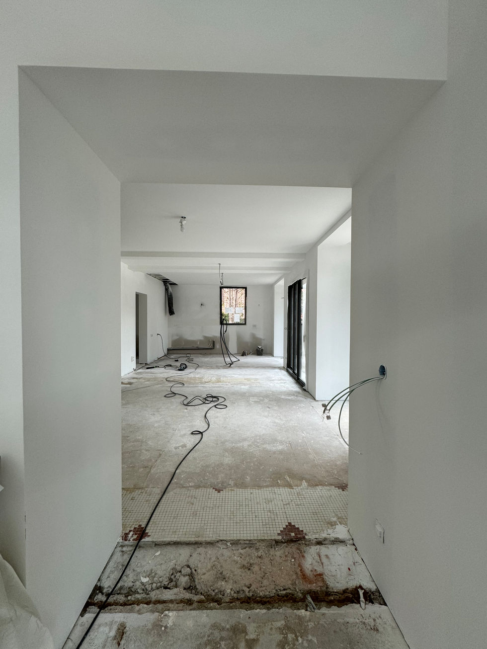 sol béton ciré réalisation béton revêtement décoratif mur plafond sol salle de bain 