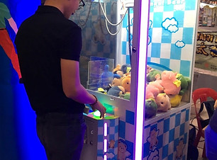 LED-Claw-Catcher-Rental-Singapore.jpg