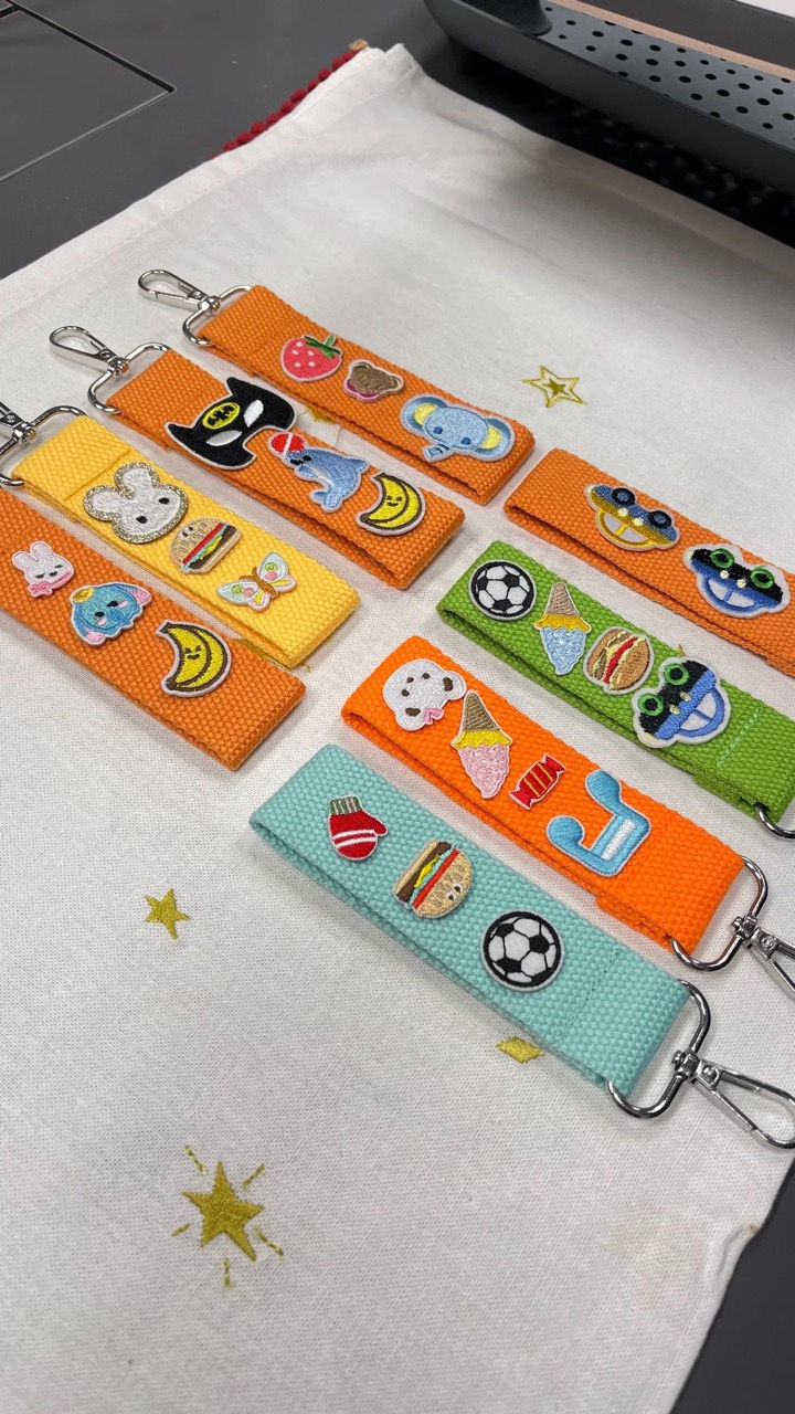 Iron On Patch Tag Making Singapore for schools, corporate events and family celebrations, giving guests a fun activity to personalise their own tag.