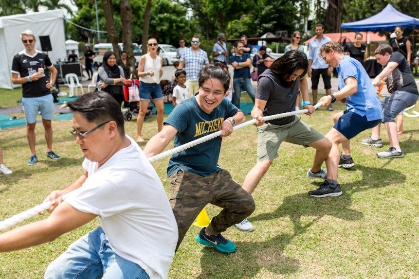 tug-a-war-rope-deulxe-game-rental-singapore.jpeg