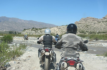 motorcycle-tours-174956_1920.jpg