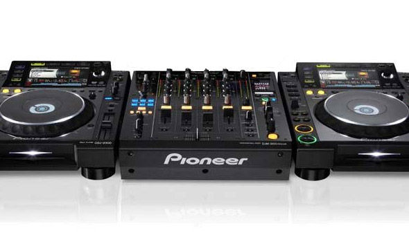 Pioneer-CDJ2000-Nexus