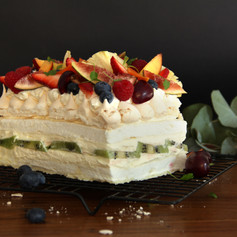 Pavlova Torte