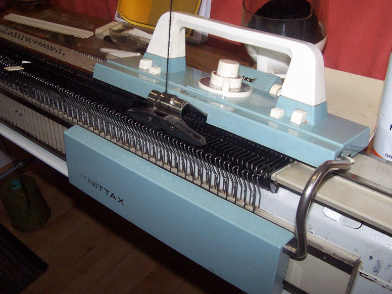 Knittax AM3 Knitting Machine with Ribber