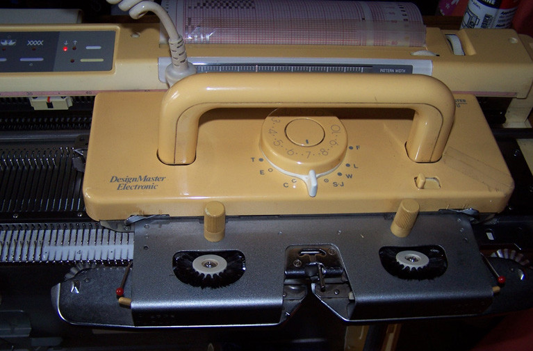 Older Knitmaster 580 carriage