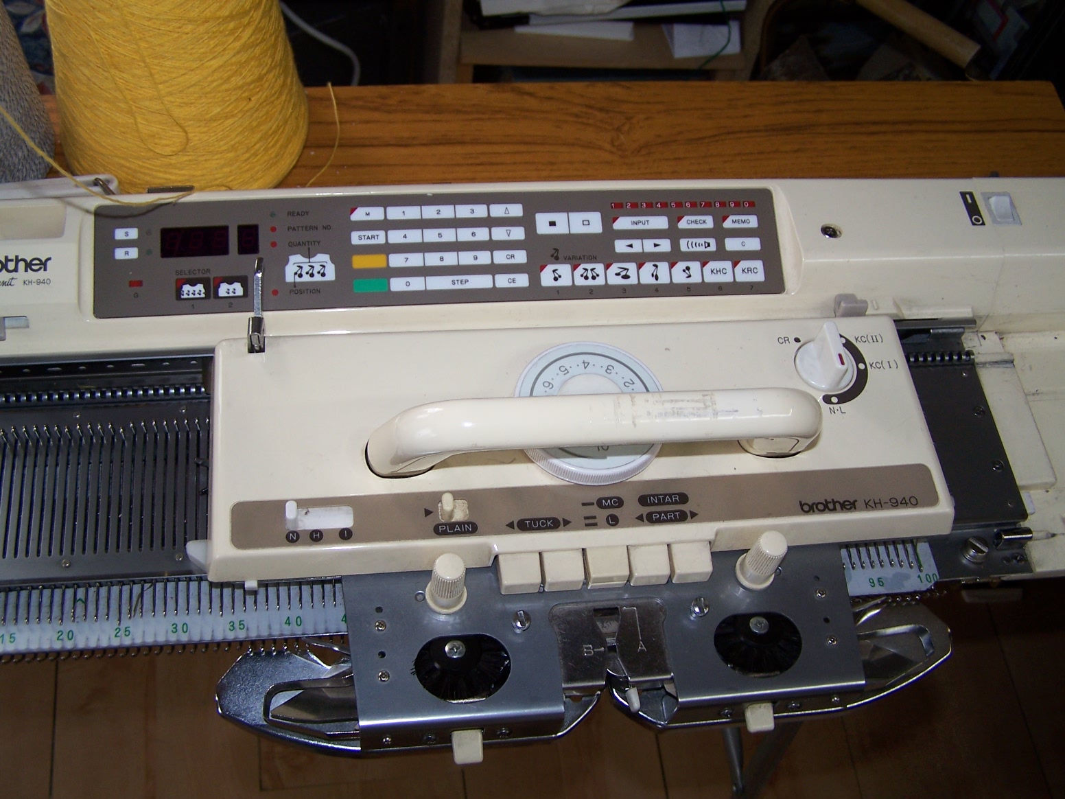 brother-940-electronic-knitting-machine