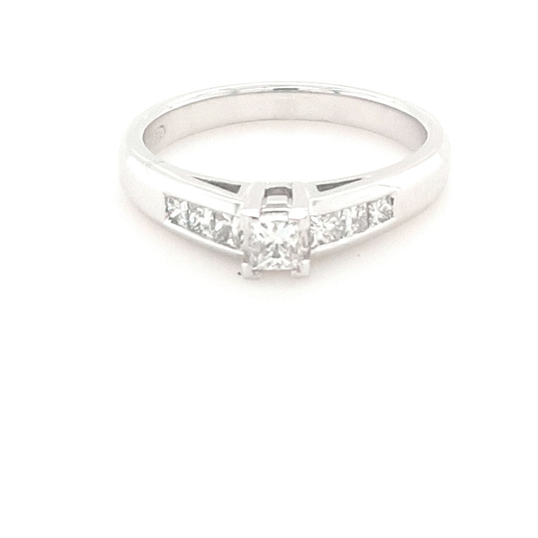 18ct Princess Cut Diamond Ring