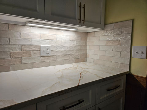 Under kitchen cabinet lighting