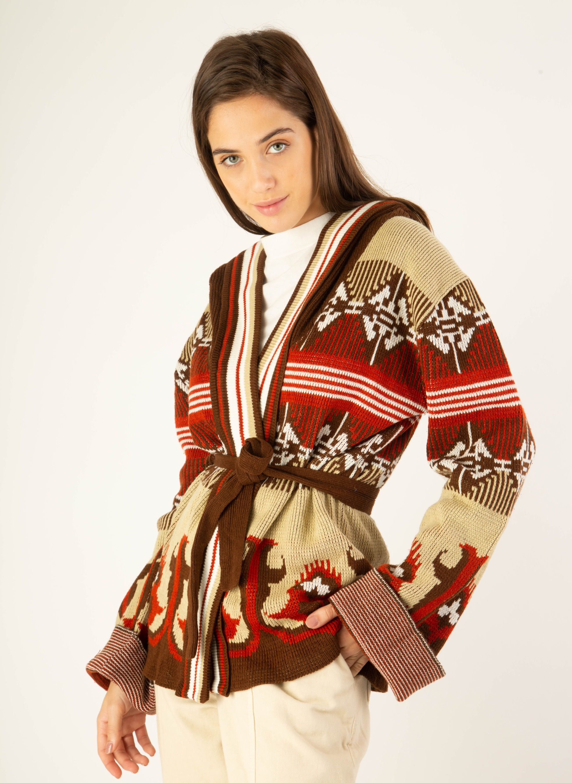 Tricot cardigan arabescos laranja e café