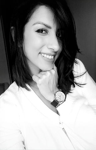 Web Desing & Marketing _ Laura Hevia_edited.jpg