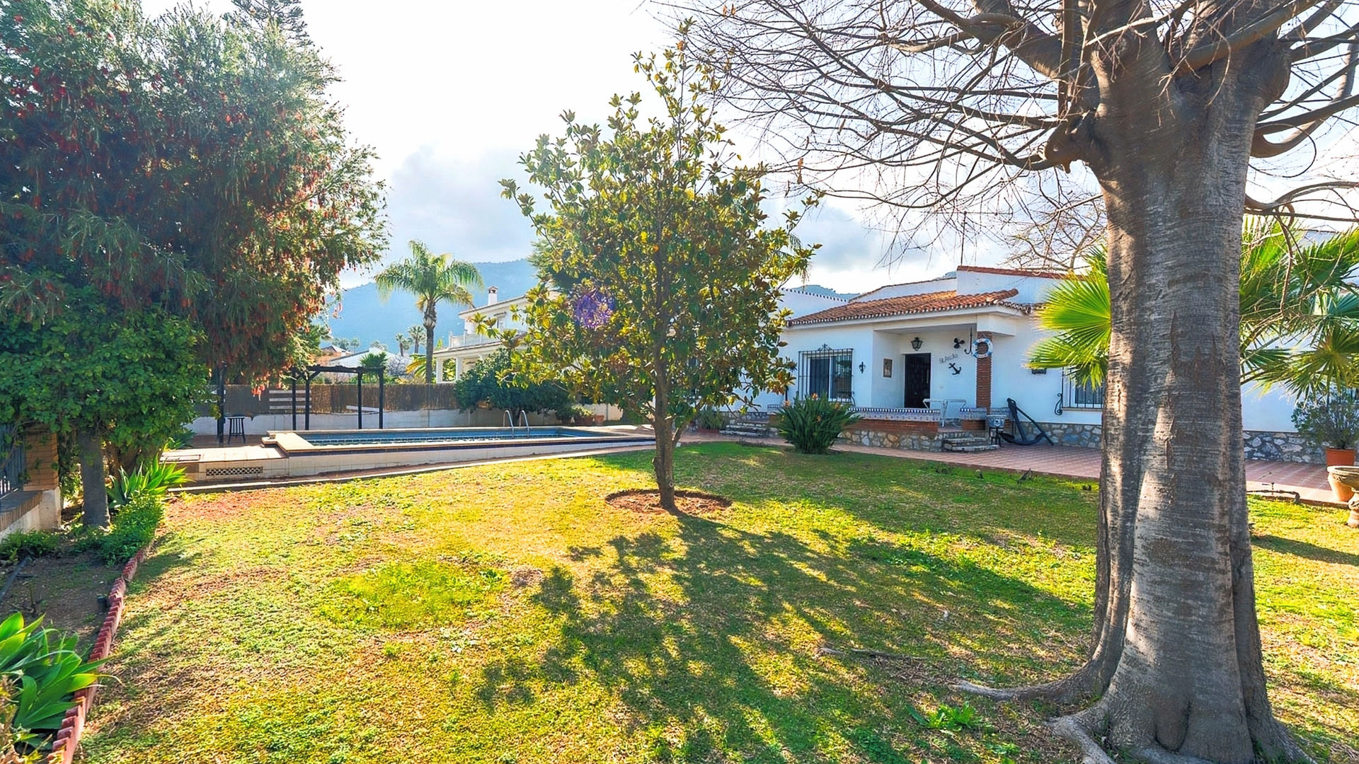 Chalet independiente en venta en Manantiales - Lagar - Cortijo