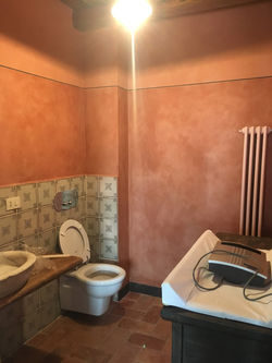 Red bathroom- Terre di Cocomo (3)