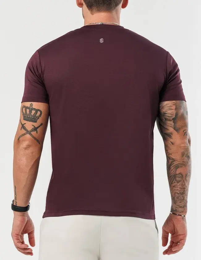 Camiseta Pima peruano bordo — fibra extra longa, costas, Enclave
