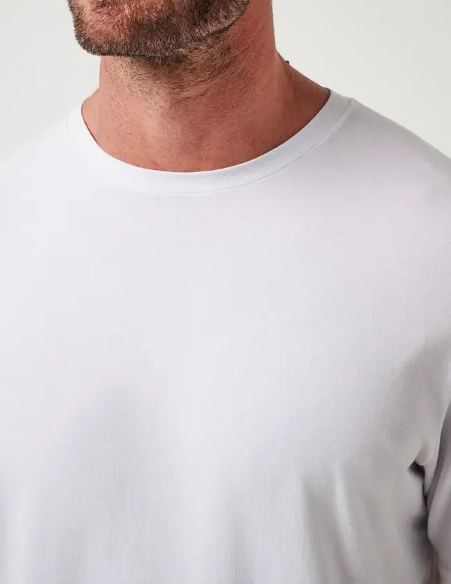 Camiseta premium algodão egípcio branca — vista detalhe, Enclave