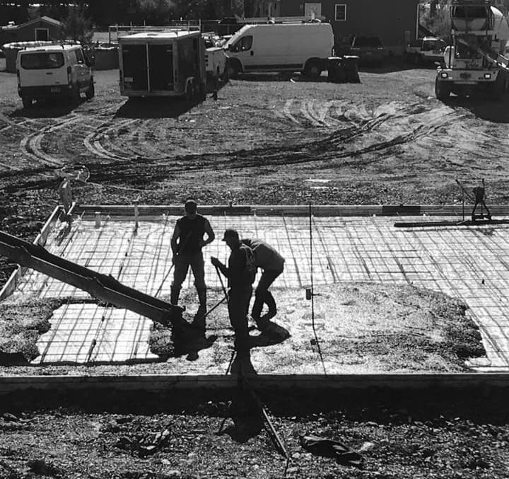deckers on site_edited_edited.jpg