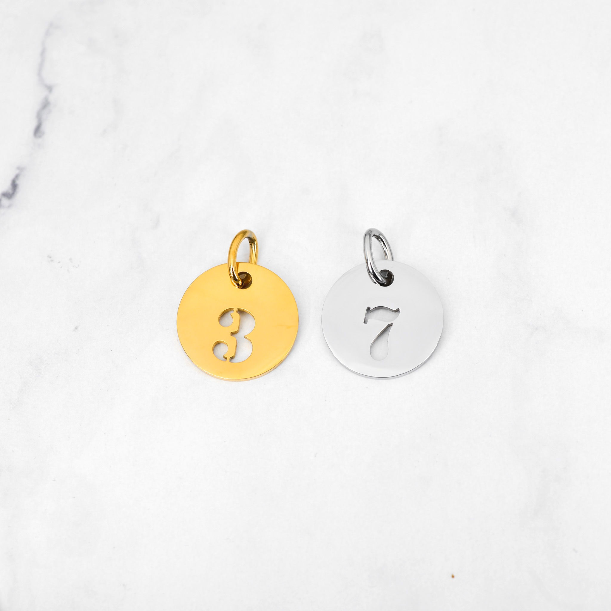 Pampille ajourée nombre - 20mm 💎