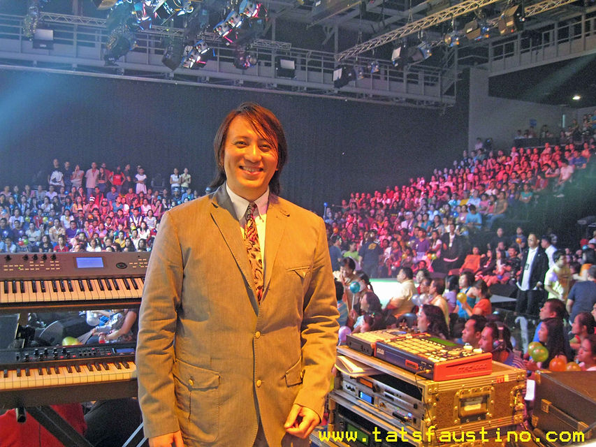 tatsfaustinosopaudience2009.jpg