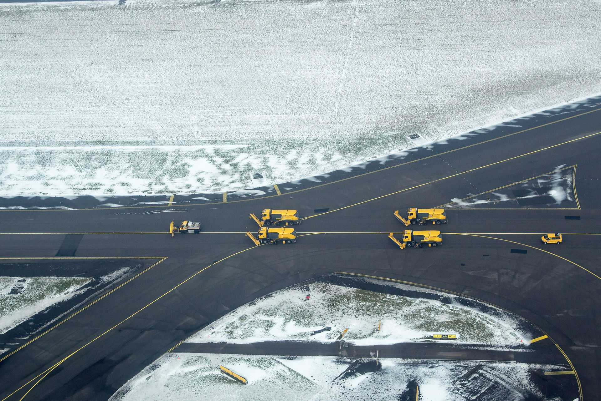 Sneeuwvloot Schiphol luchtfoto