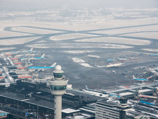 Nederland wit door de sneeuw