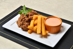 4. [PORÇÃO INDIVIDUAL] FRIED CHIKEN COM POLENTA