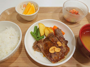 職員食～ステーキ