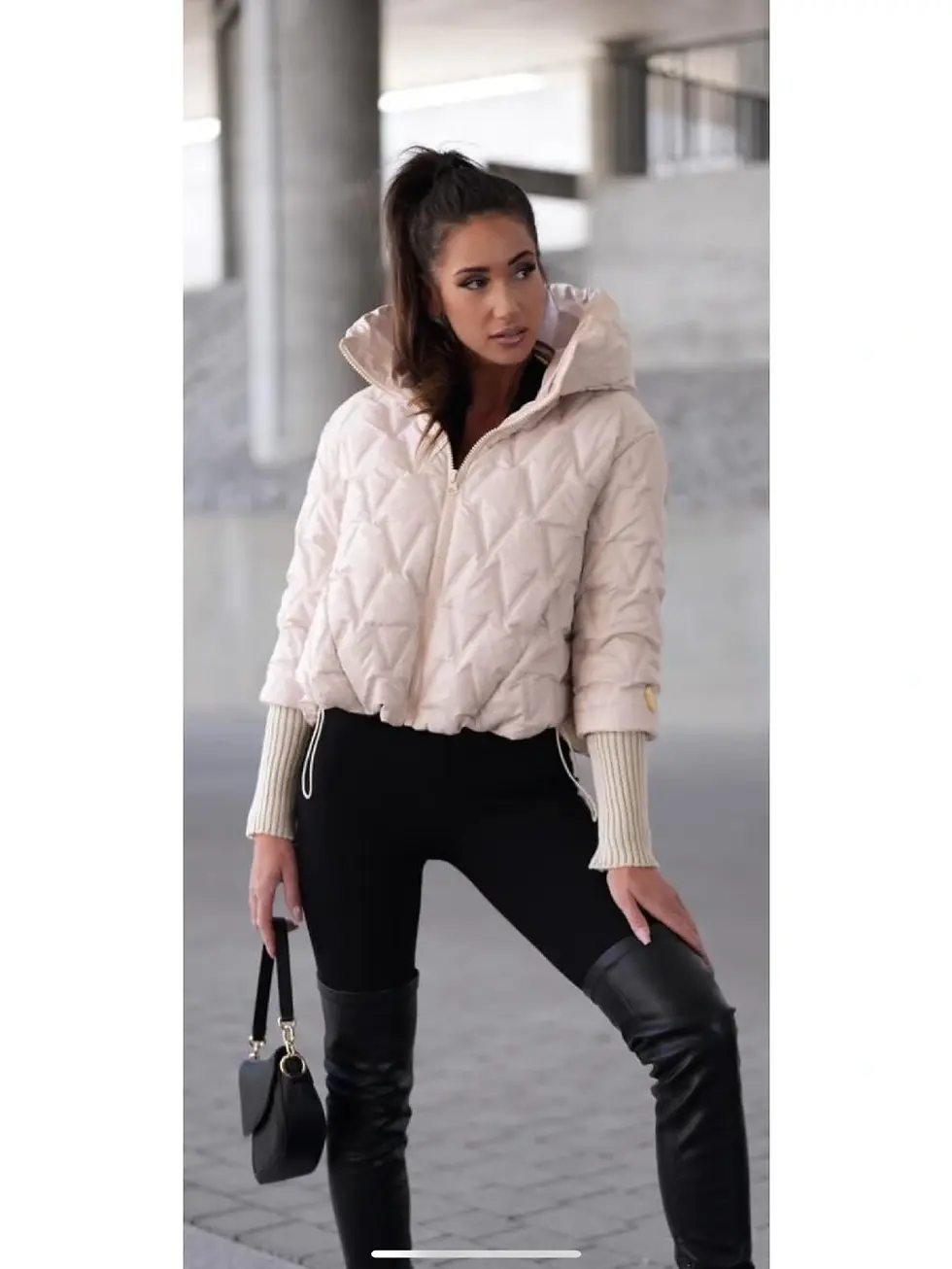 Miniatura: Bunda Alera