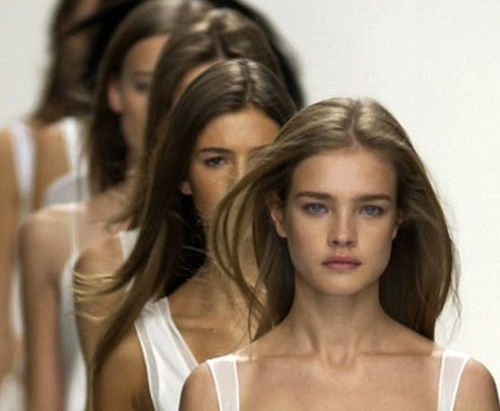 Você sabia que usar imagens de modelos e influenciadores sem autorização pode gerar problemas legais?