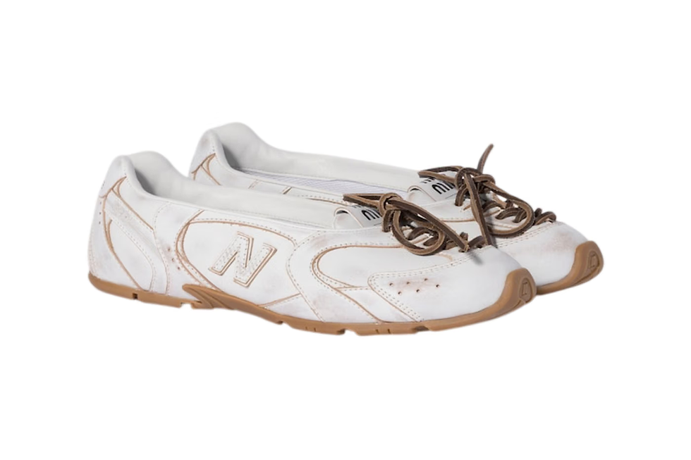 Miu Miu transforma o New Balance 530 SL em sapatilha: propriedade intelectual na moda