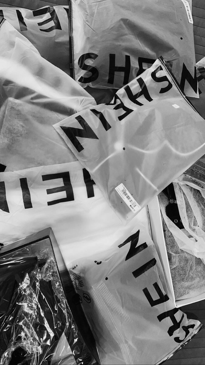 Shein se torna a maior poluidora na indústria da moda