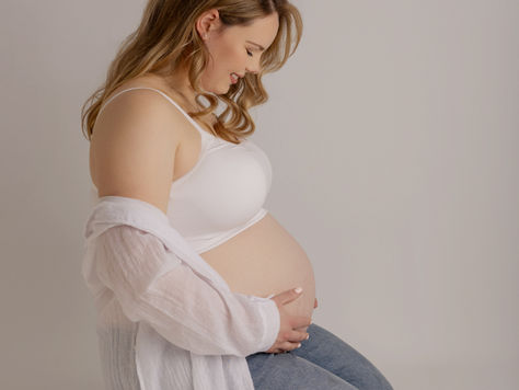 Maternity Photoshoot with a Natural Feel