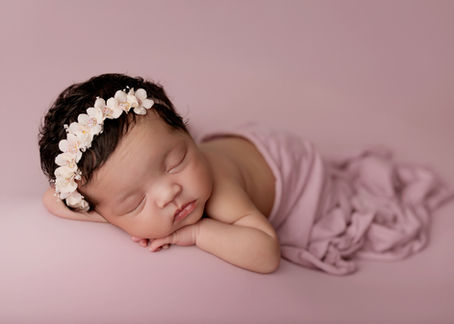 Choosing the Perfect Colour Palette for Your Newborn Photoshoot in Derby