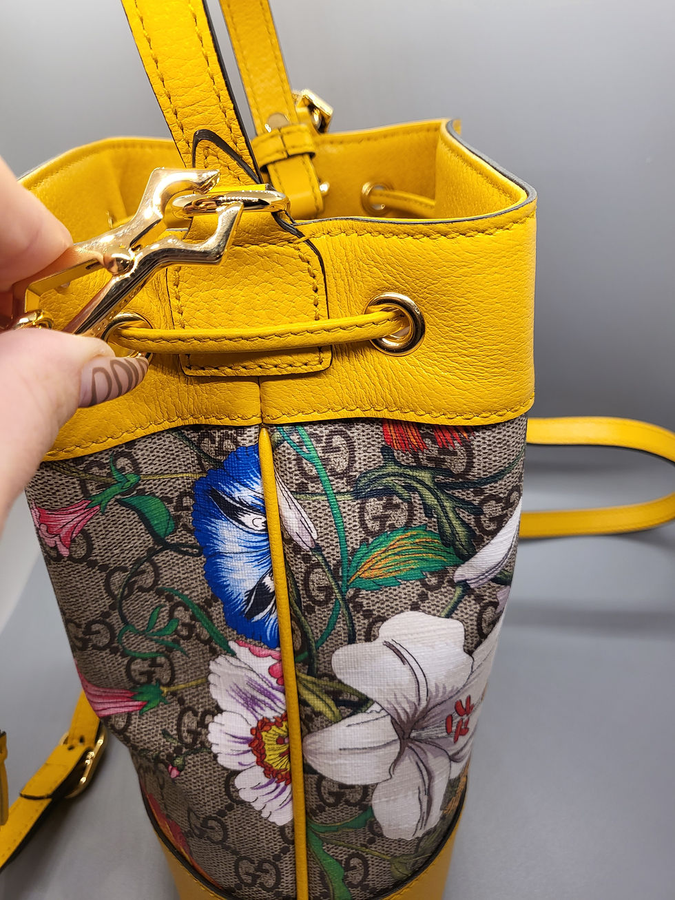 Thumbnail: GUCCI YELLOW FLORA BUCKET BAG 